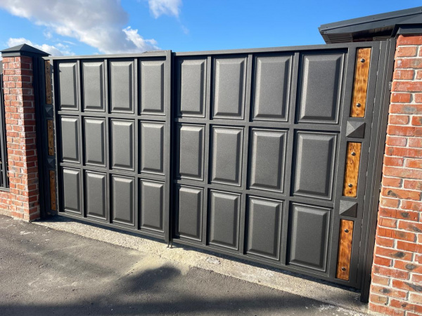 МЕТАЛЛИЧЕСКИЕ ВОРОТА  С КАЛИТКОЙ (3,5 м х 2,10 м) (1 м х 2,10 м)